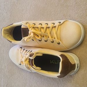 Women's Kuru. Pale Yellow.Tennis Shoes, sz9